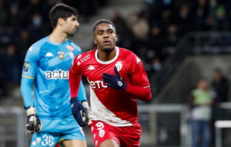 主教练韩鹏 主教练韩鹏